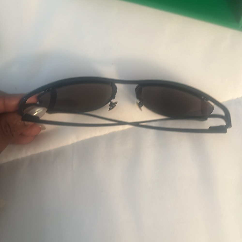 Bottega Veneta sunglasses- worn once - Picture 6 of 8